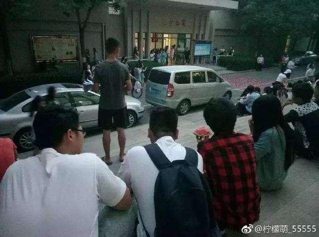 杭州吃瓜群众打架事件,一场网络围观引发的冲突